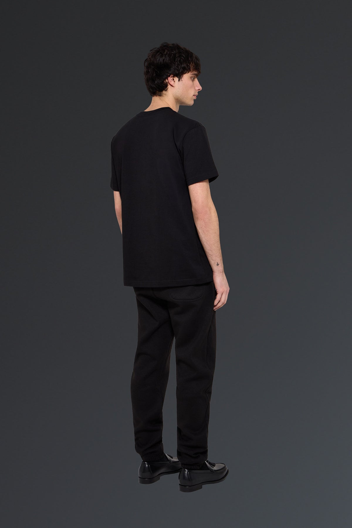 STAPLE TEE